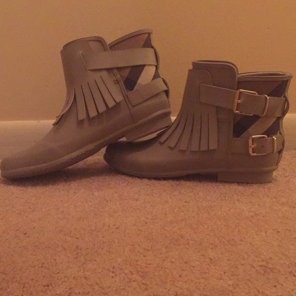 Burberry Fritton Fringe Rain Booties